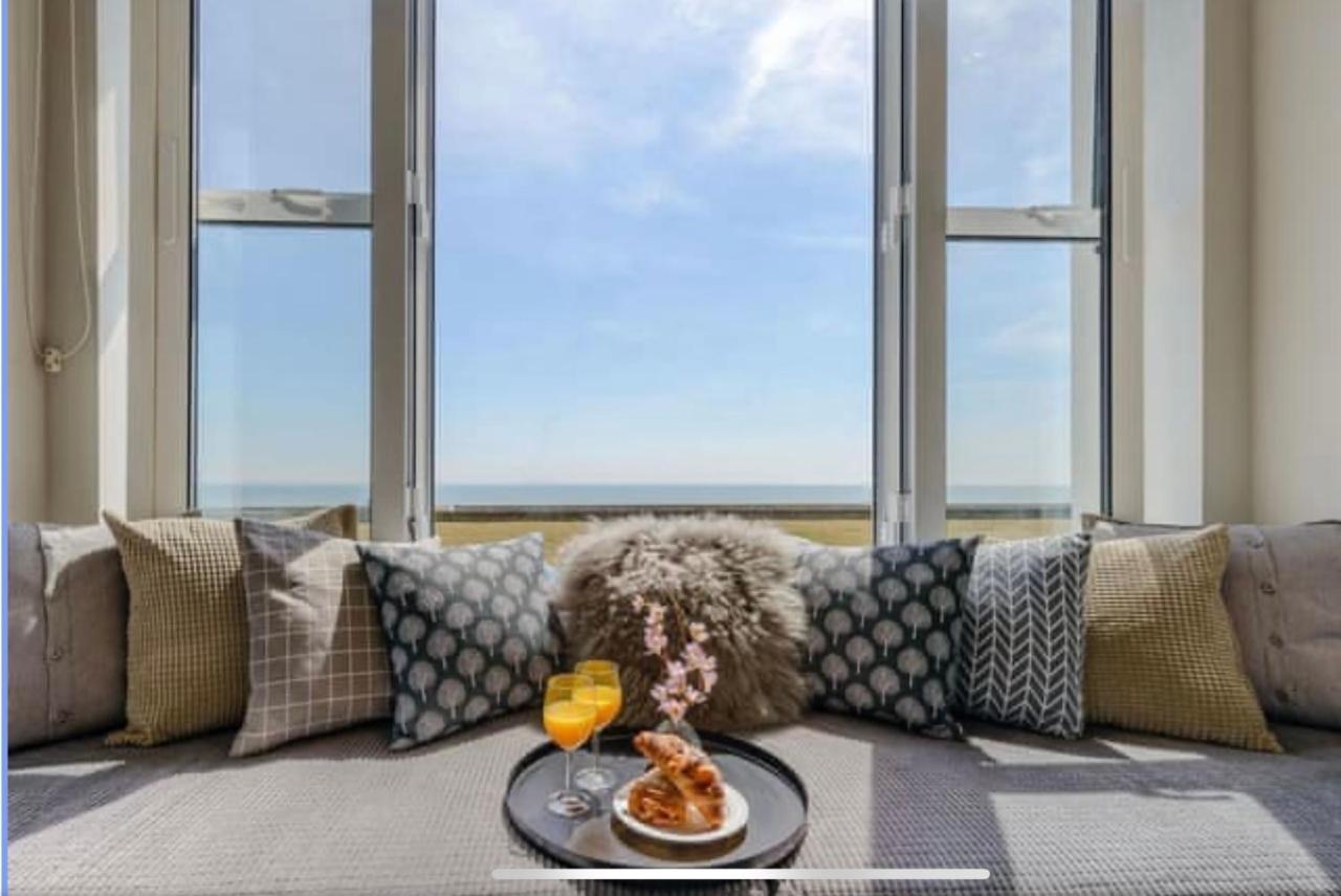 Beachfront Compact Coastal Crib, Direct Sea Views & Air Conditioning Littlestone-on-Sea Dış mekan fotoğraf